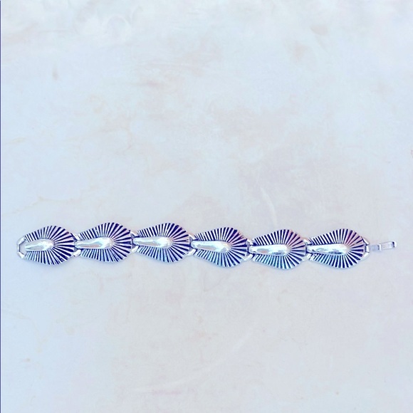 Boucher Signed Bracelet Vintage Silver Sea Shell Design  7” Long 3/4” Wide EUC